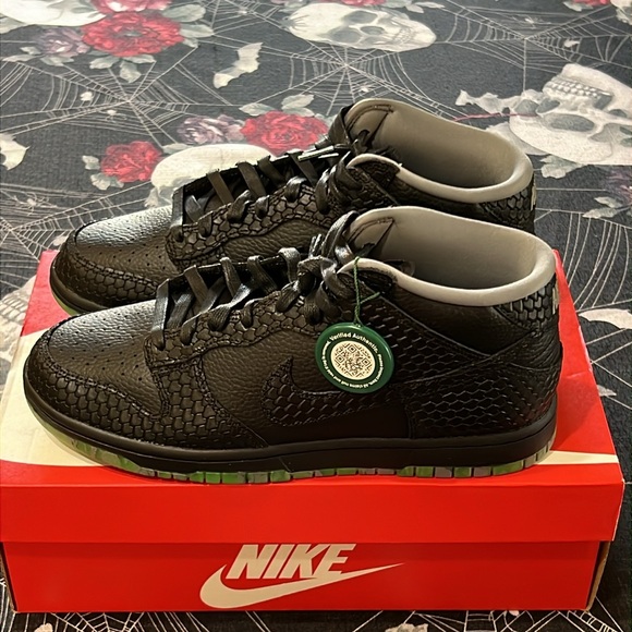 DS NIKE DUNK MID PREMIUM BLACK/GREY/GREEN HEADLESS HORSEMAN SZ MENS 8.5 NWT - Picture 4 of 10